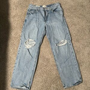 Women’s 90s baggy jeans